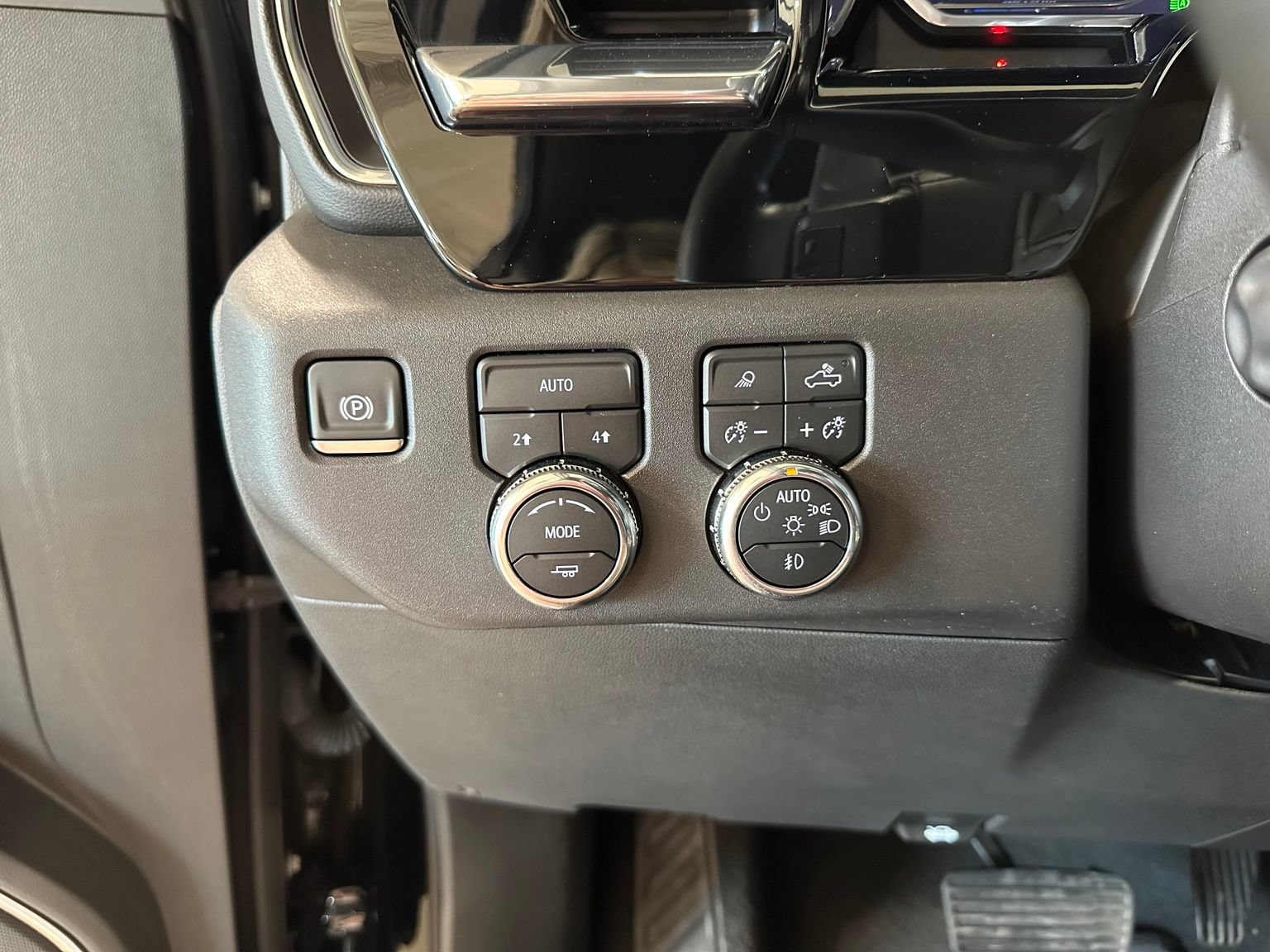 Used 2024 GMC Sierra 1500 SLT w/ SLT Premium Package AWD/4WD image 23