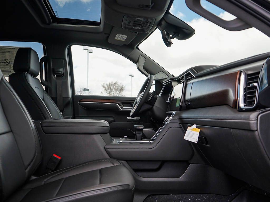 New 2025 GMC Sierra 1500 Denali w/ Denali Reserve Package image 9