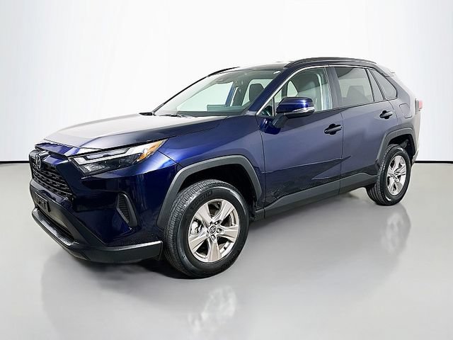 Used 2025 Toyota RAV4 XLE AWD/4WD image 3