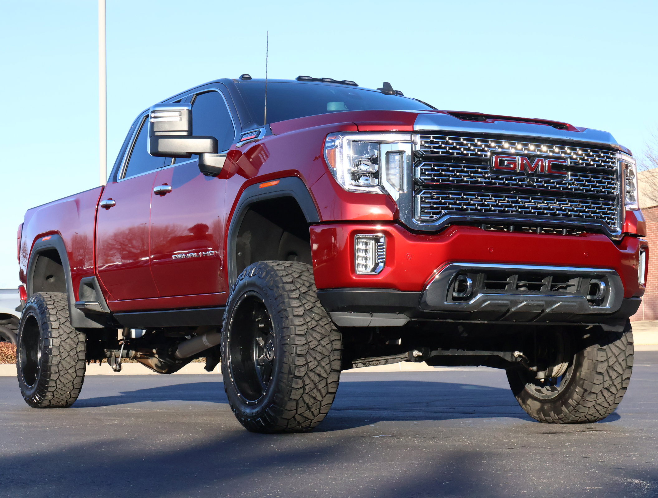 Used 2023 GMC Sierra 2500 Denali image 1