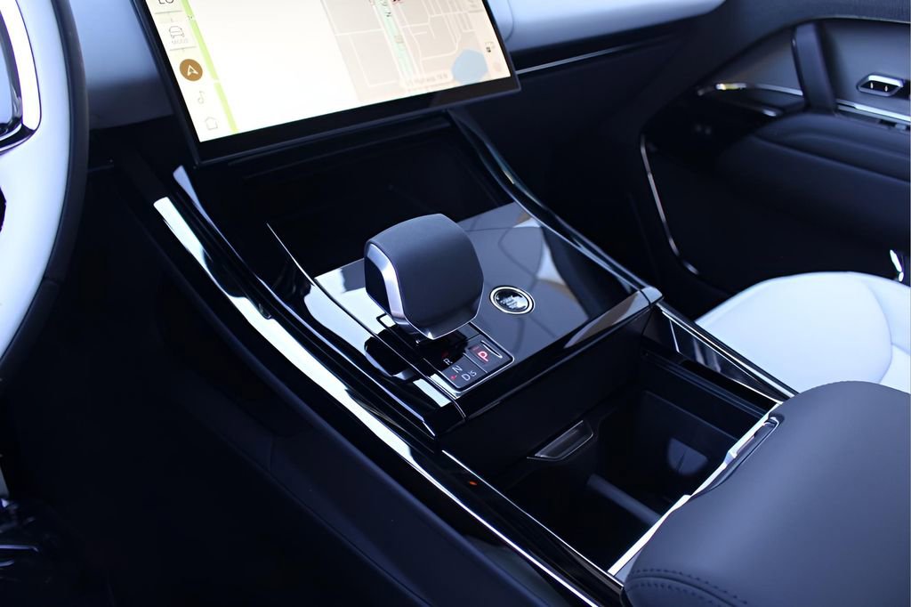 Used 2025 Land Rover Range Rover Sport Dynamic SE image 26