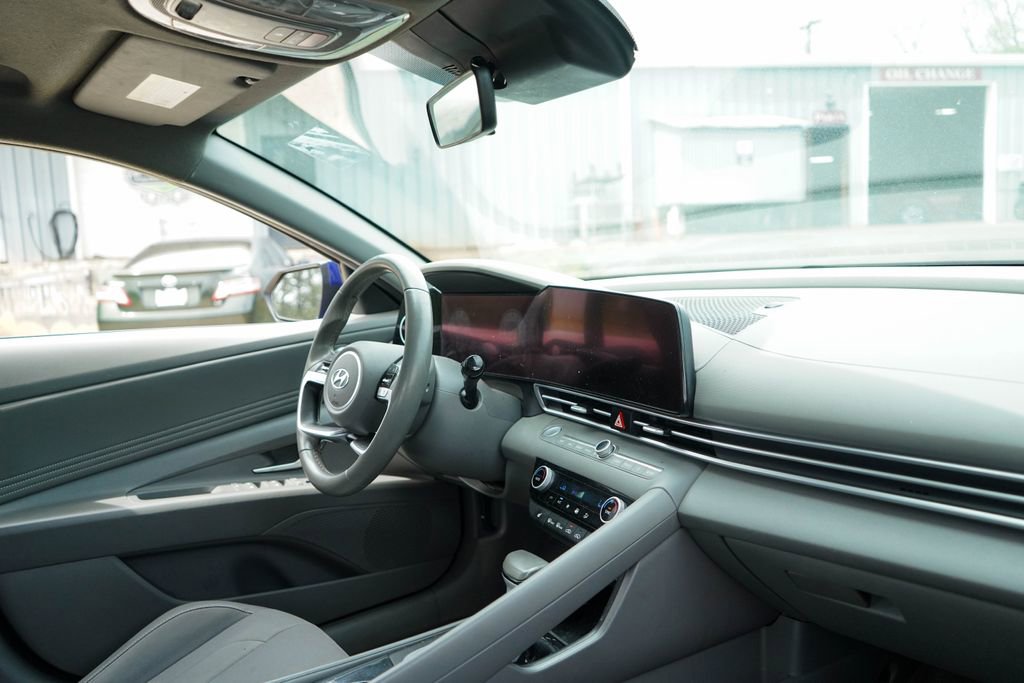 Used 2023 Hyundai Elantra SEL w/ Convenience Package image 33