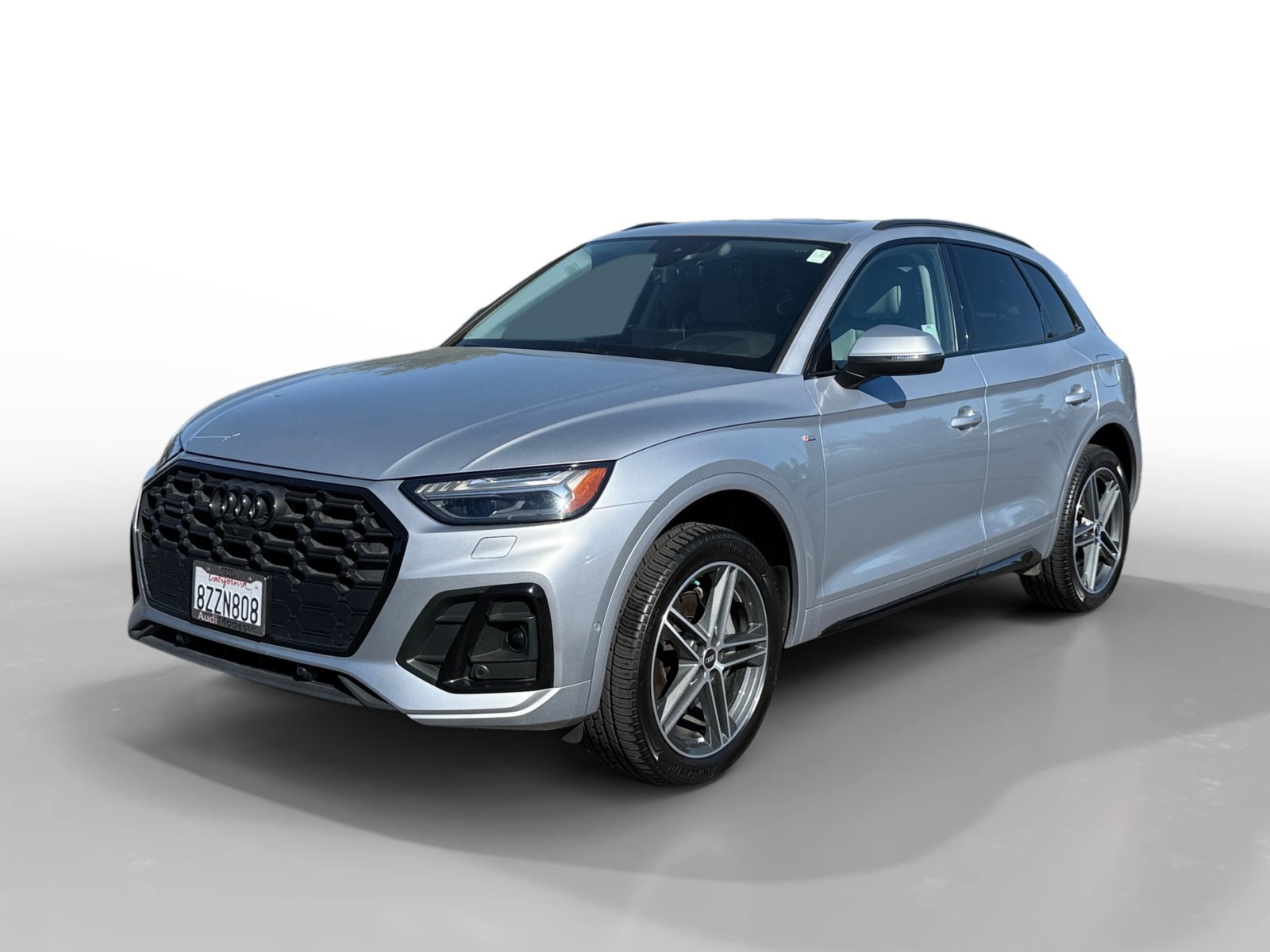 Used 2022 Audi Q5 e Prestige w/ Prestige Package AWD/4WD image 1