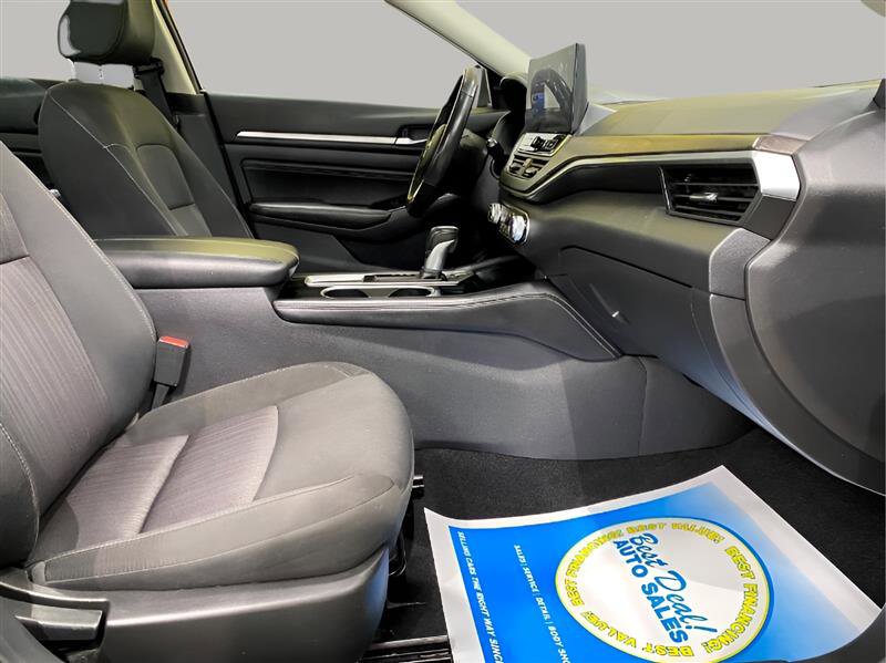 Used 2023 Nissan Altima 2.5 SV w/ SV Premium Package image 22