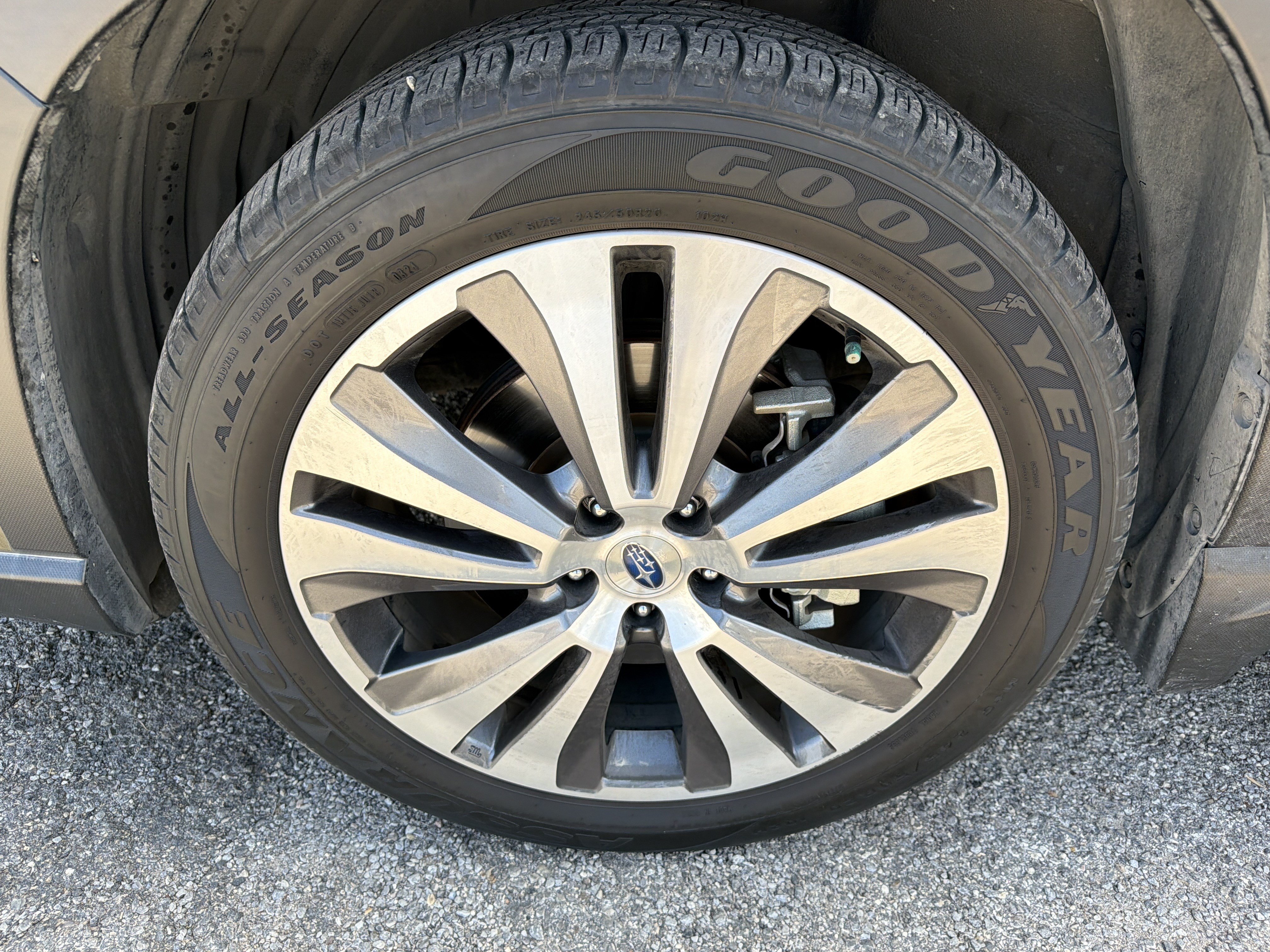 Used 2022 Subaru Ascent Limited w/ Technology Package AWD/4WD image 9