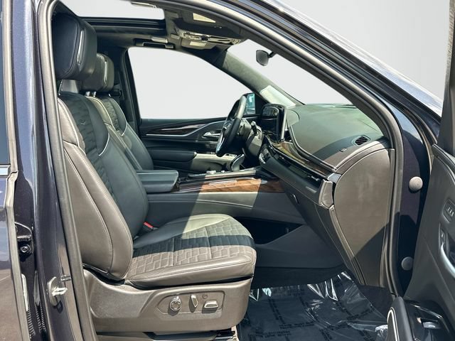 Certified 2023 Cadillac Escalade ESV Premium Luxury Platinum w/ LPO, Radiant Package AWD/4WD image 22