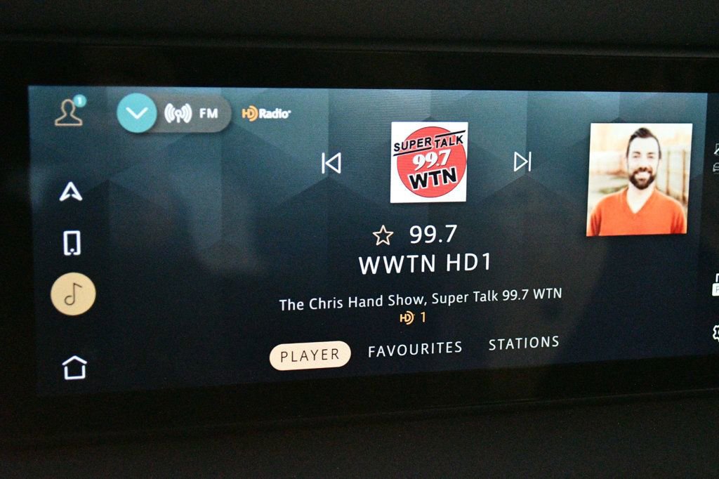 Used 2023 Land Rover Defender 110 X-Dynamic SE image 52