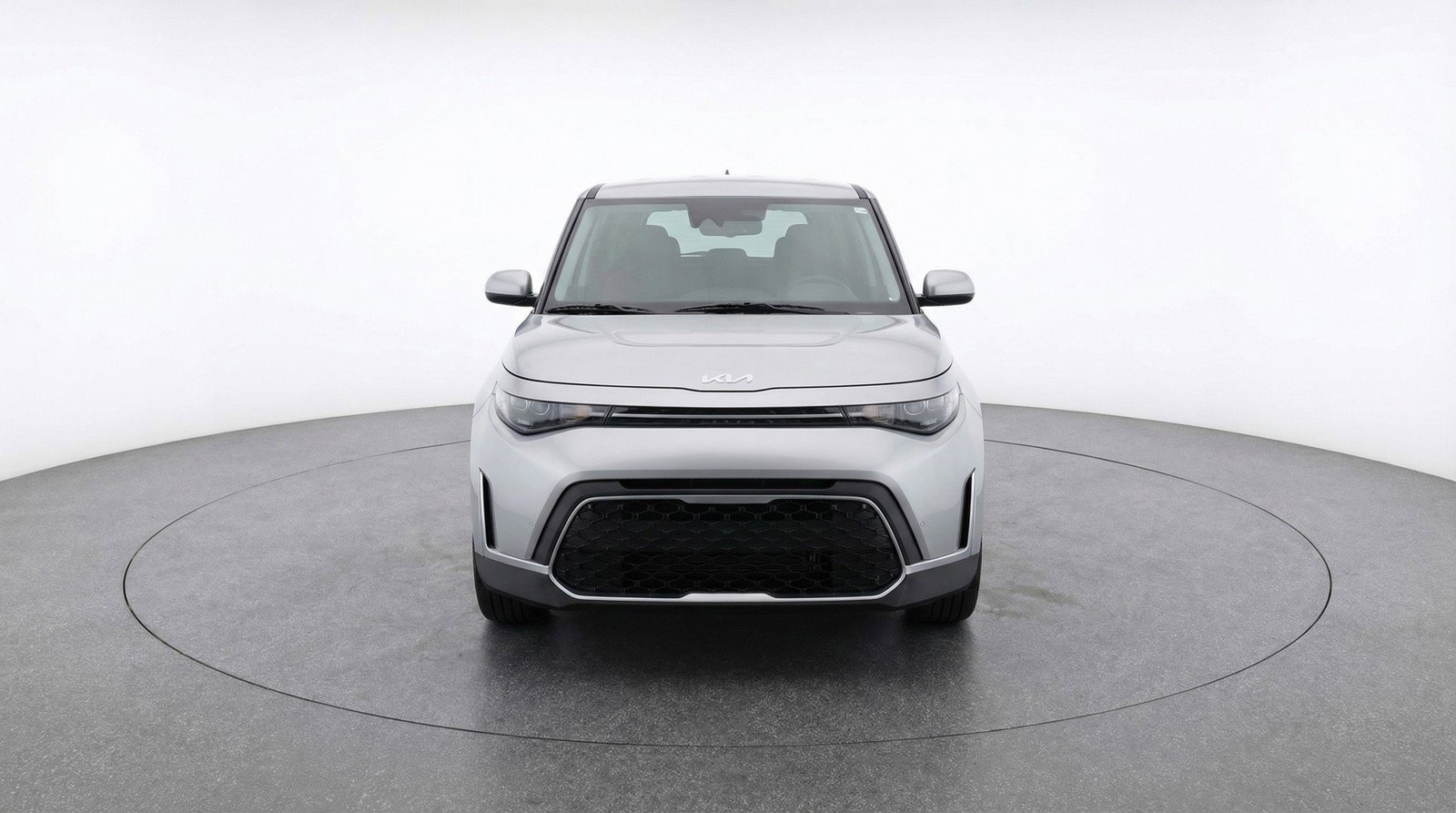 Used 2025 Kia Soul LX w/ LX Technology Package FWD image 2
