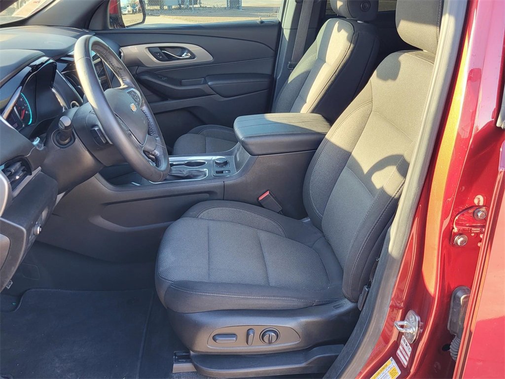 Used 2022 Chevrolet Traverse LT image 17