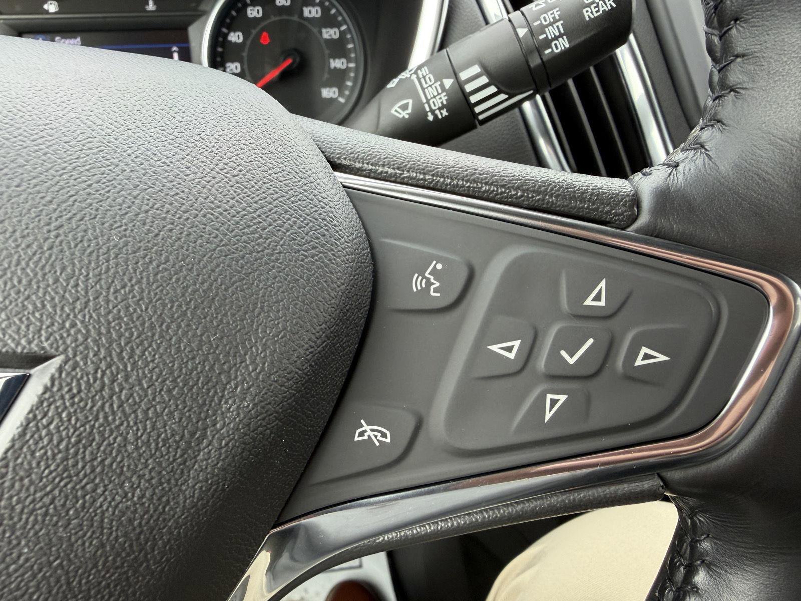 Used 2020 Chevrolet Equinox LT w/ Midnight Edition image 16