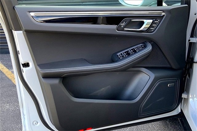 New 2026 Porsche Macan S image 27