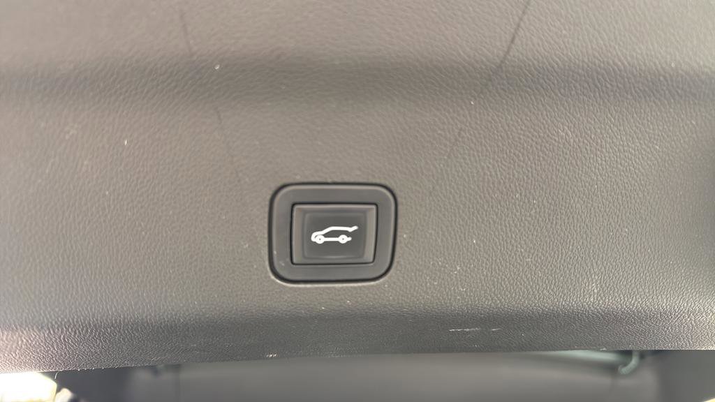 Certified 2022 Cadillac Escalade ESV Premium Luxury Platinum image 22