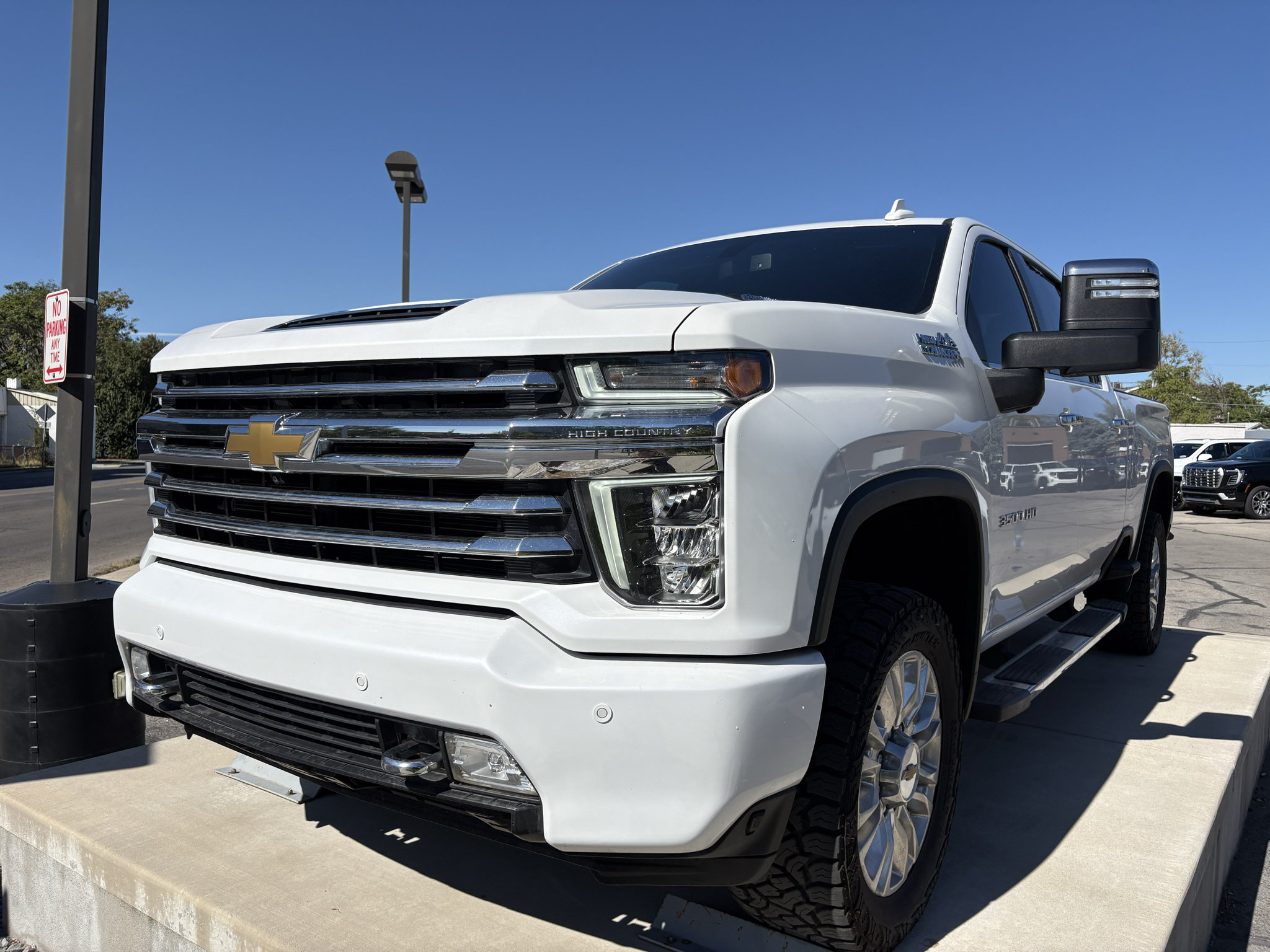 Used 2022 Chevrolet Silverado 3500 High Country AWD/4WD image 15