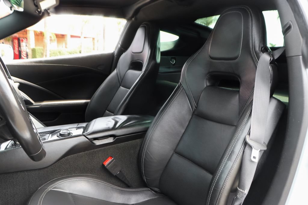Used 2017 Chevrolet Corvette Stingray Coupe w/ 1LT RWD image 20
