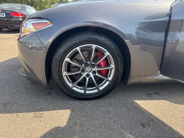 Used 2018 Alfa Romeo Giulia AWD image 25
