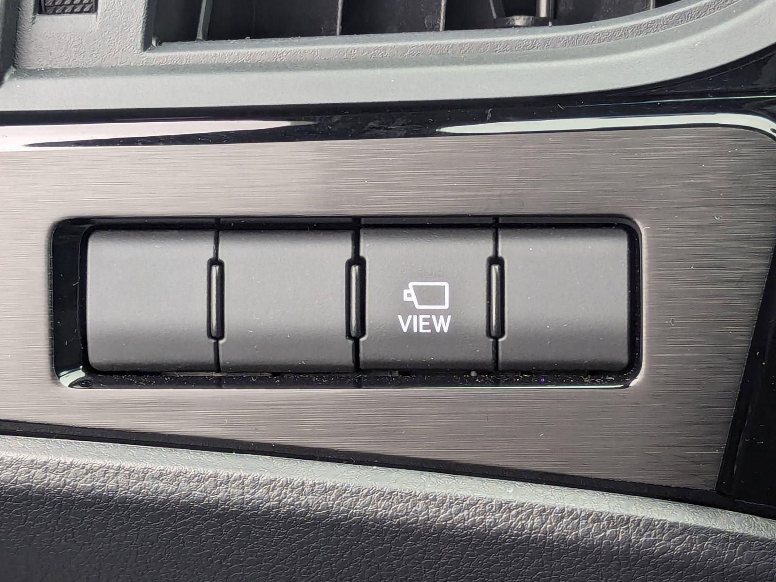 Certified 2025 Lexus ES 300h w/ Luxury Package image 17