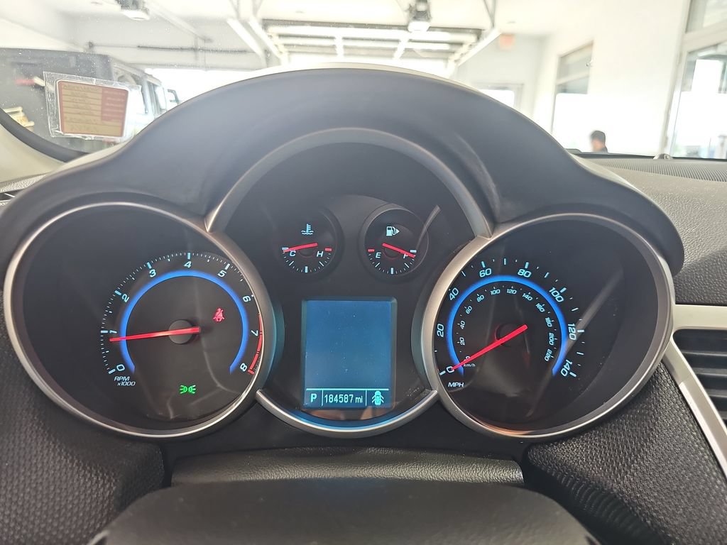 Used 2016 Chevrolet Cruze LT FWD image 25