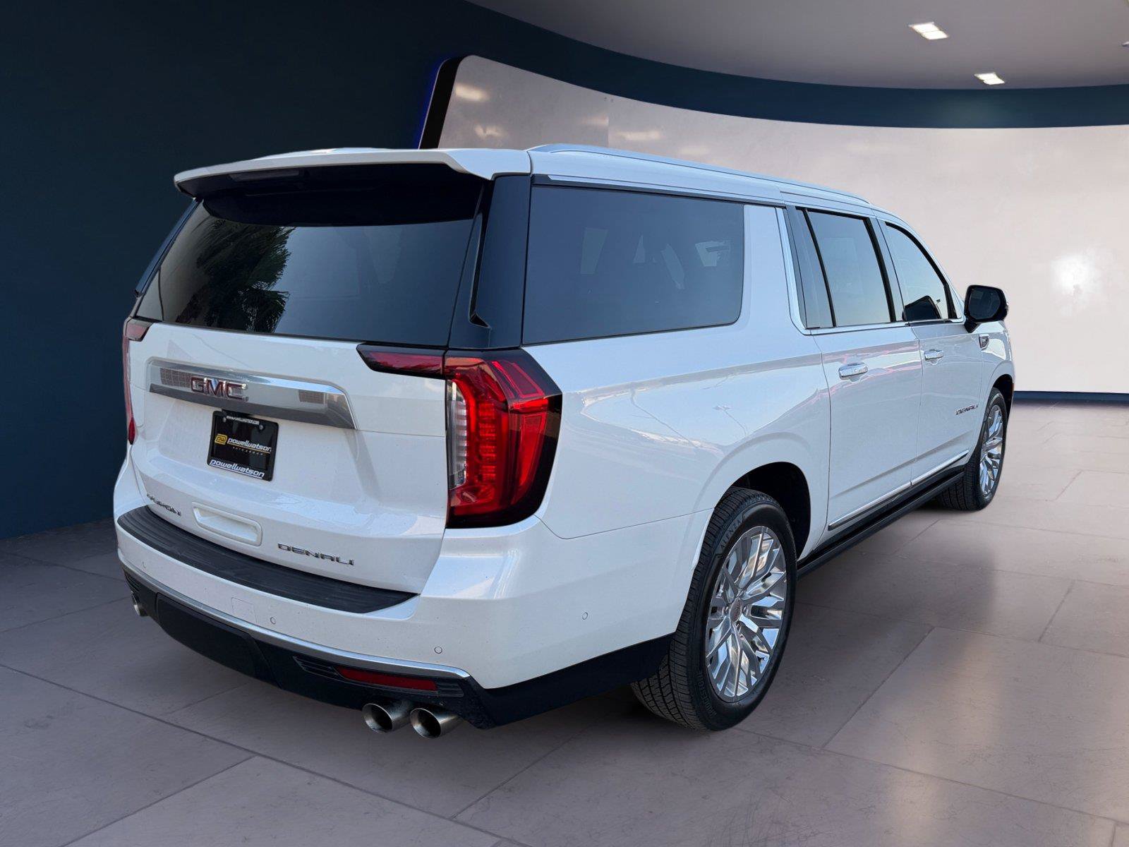 Used 2024 GMC Yukon XL Denali w/ Denali Reserve Package AWD/4WD image 5