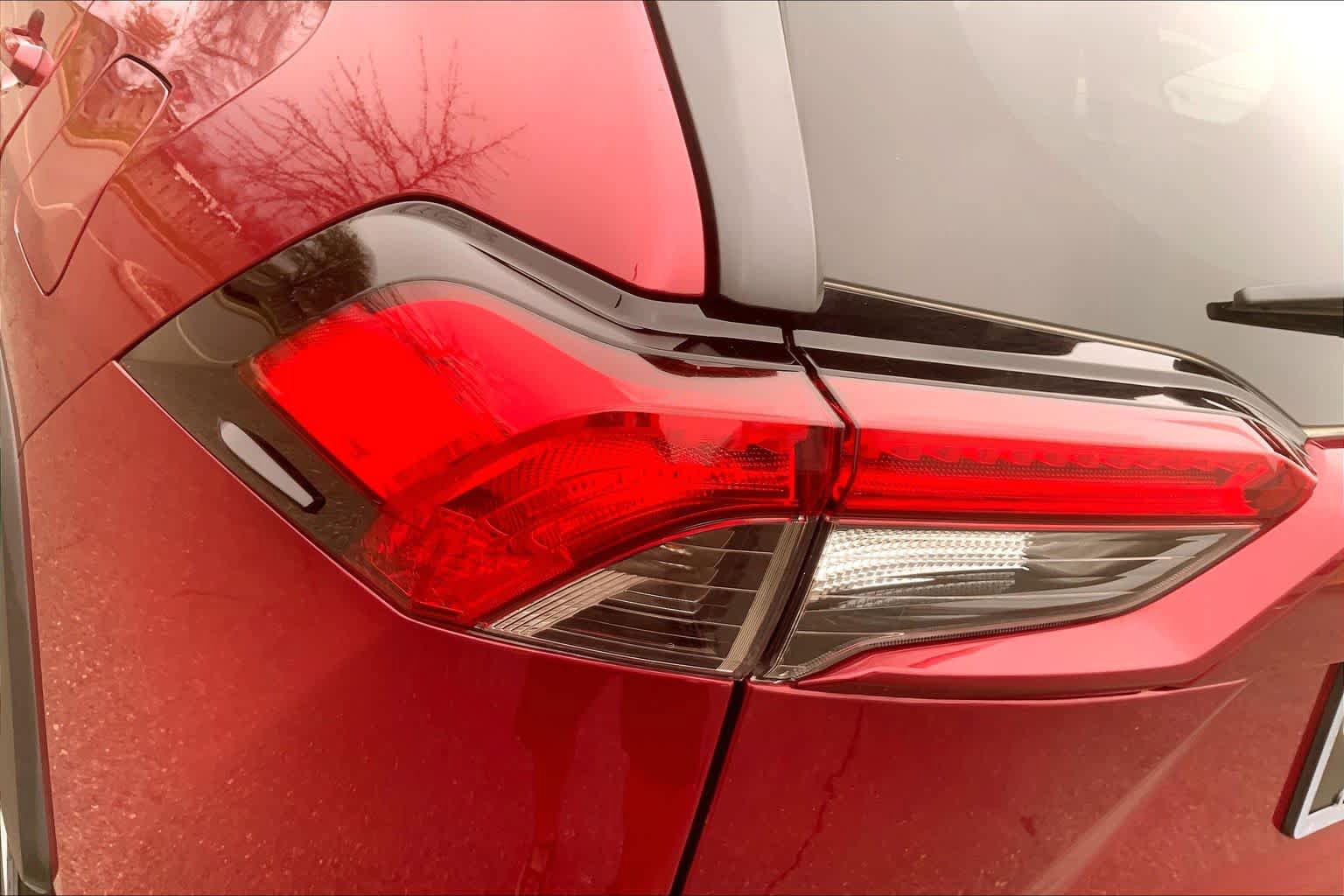 Used 2021 Toyota RAV4 LE image 29