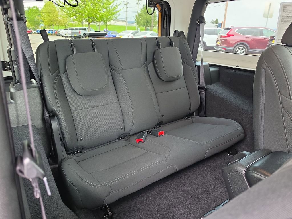 Used 2022 Jeep Wrangler Sport AWD/4WD image 28