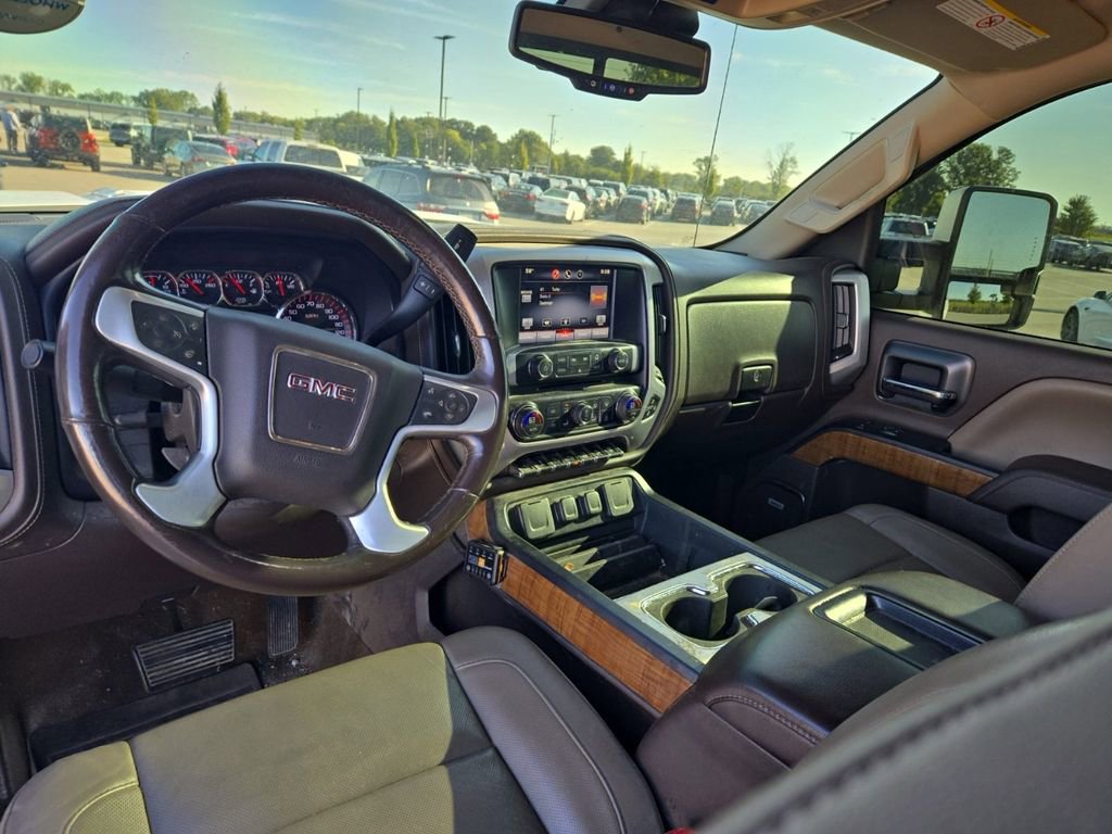 Used 2015 GMC Sierra 2500 SLT w/ Duramax Plus Package image 10