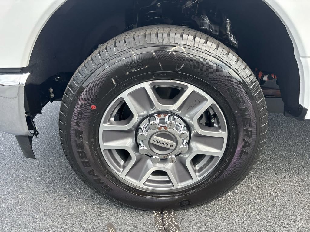 New 2026 Ford F350 Lariat image 26