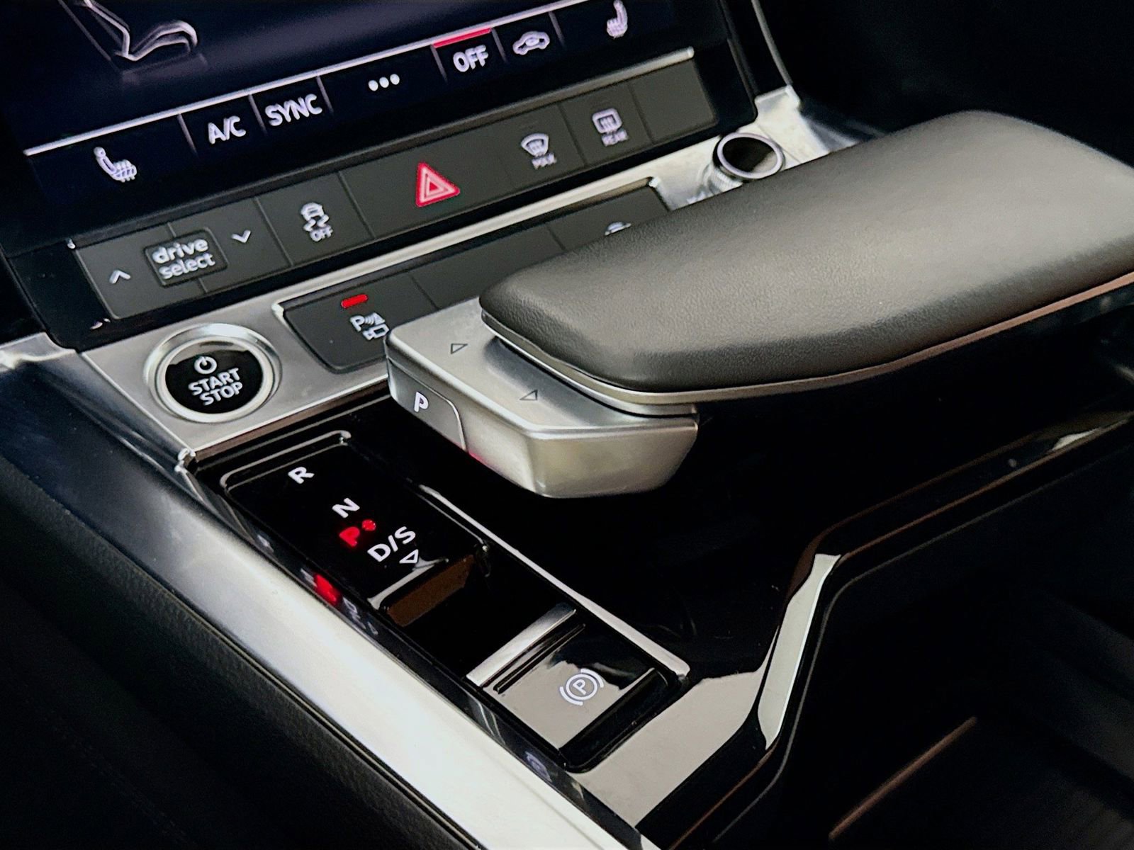 Certified 2023 Audi e-tron Premium w/ Convenience Plus Package image 19