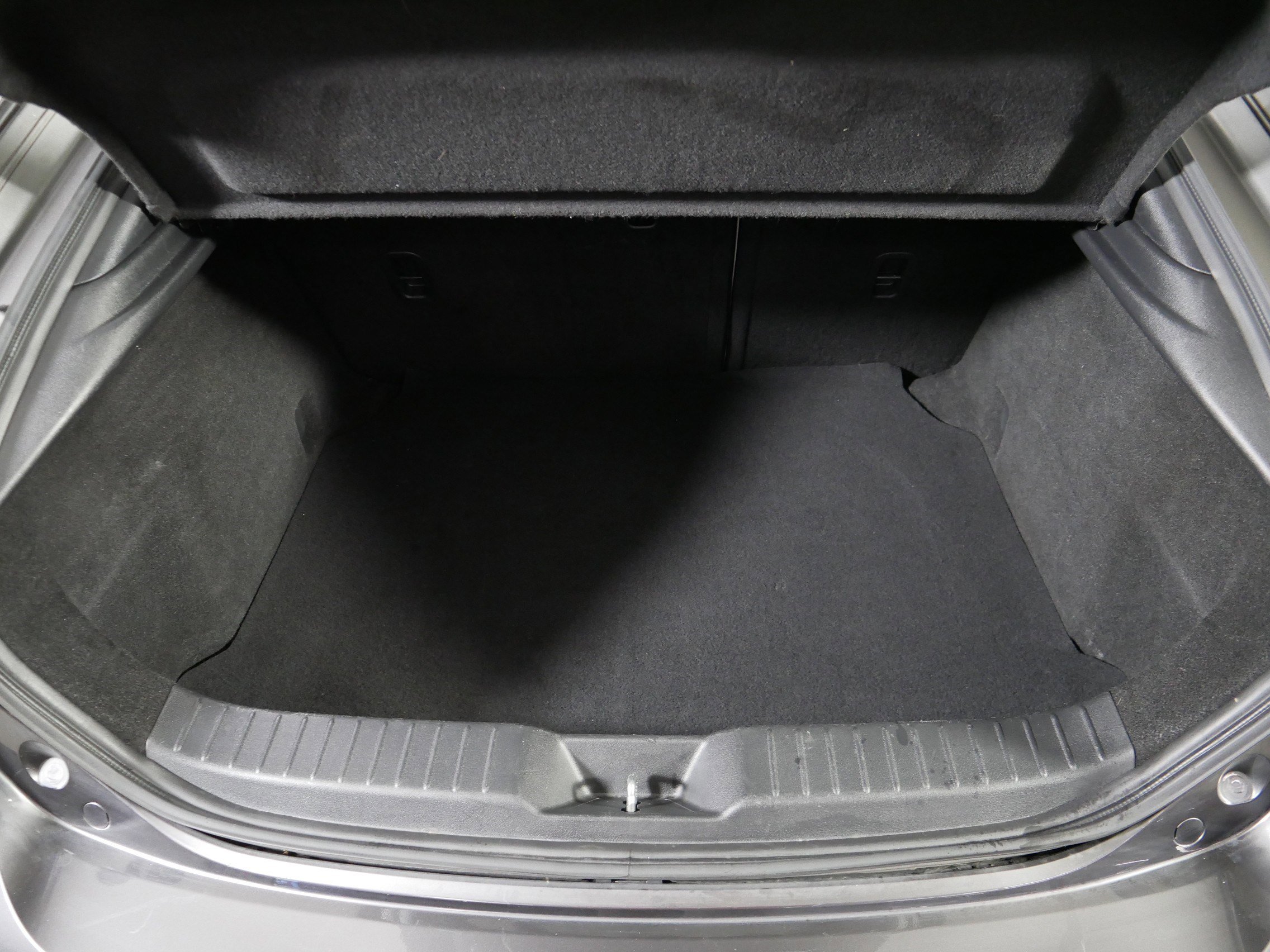 Used 2020 MAZDA MAZDA3 Hatchback FWD image 18