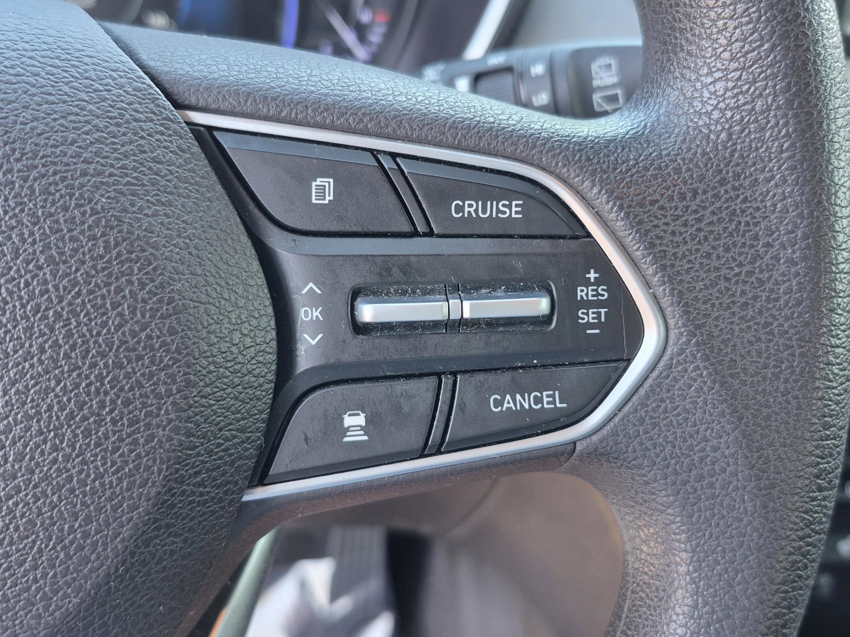 Used 2019 Hyundai Santa Fe SEL FWD image 29