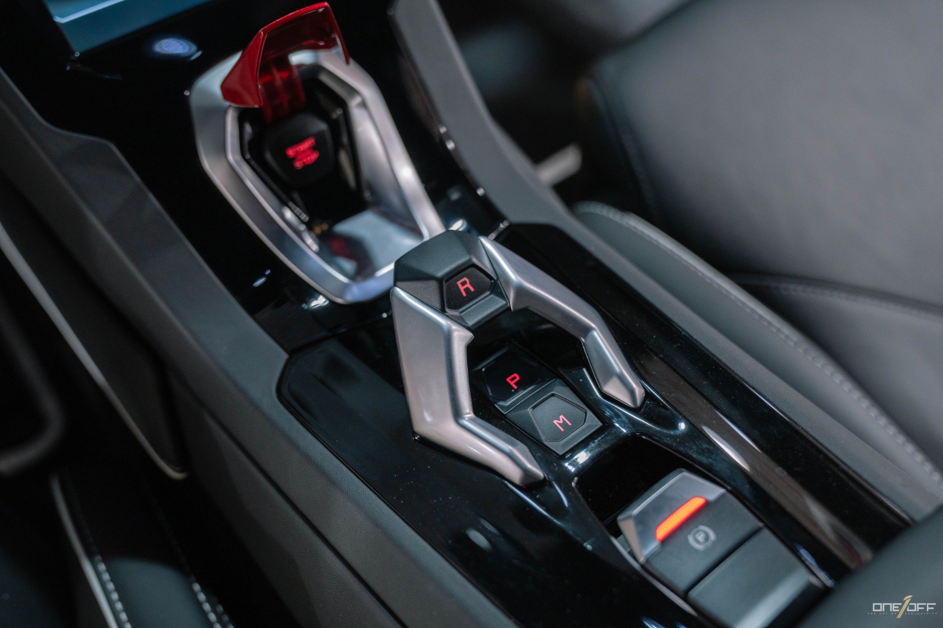 Used 2021 Lamborghini Huracan EVO RWD image 28