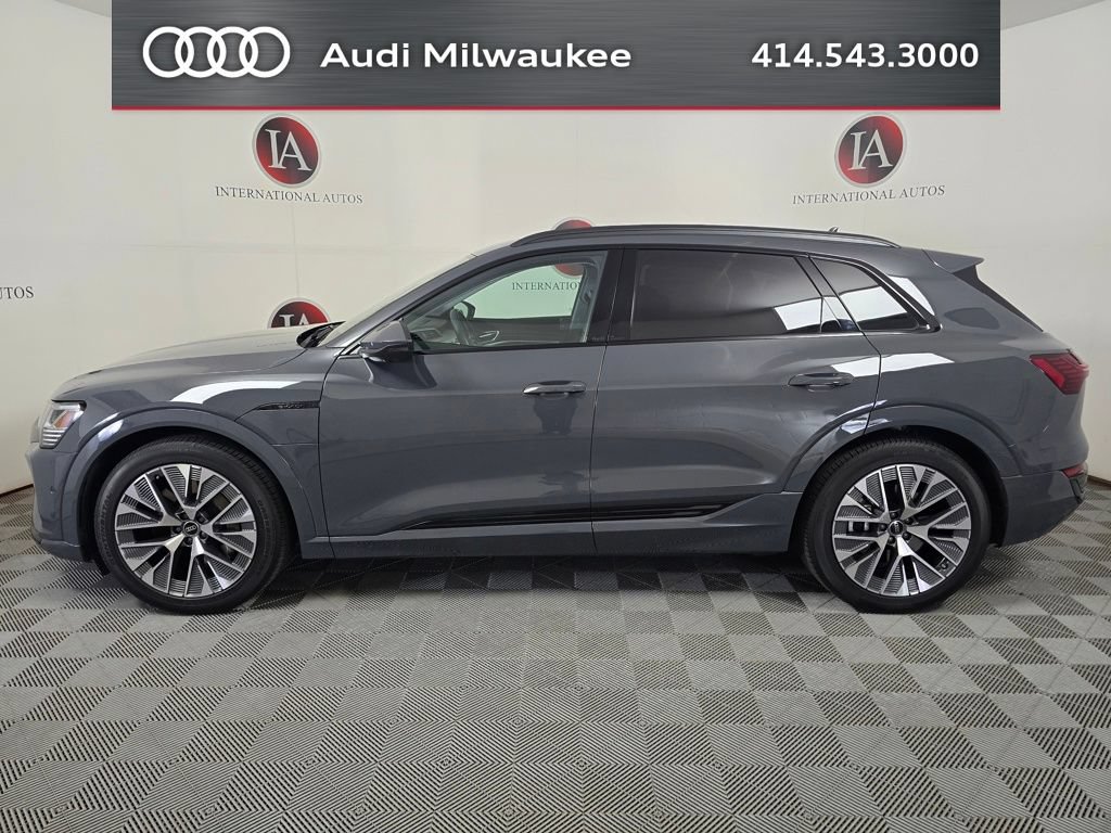 Used 2024 Audi Q8 e-tron Prestige w/ Prestige Package AWD/4WD image 6
