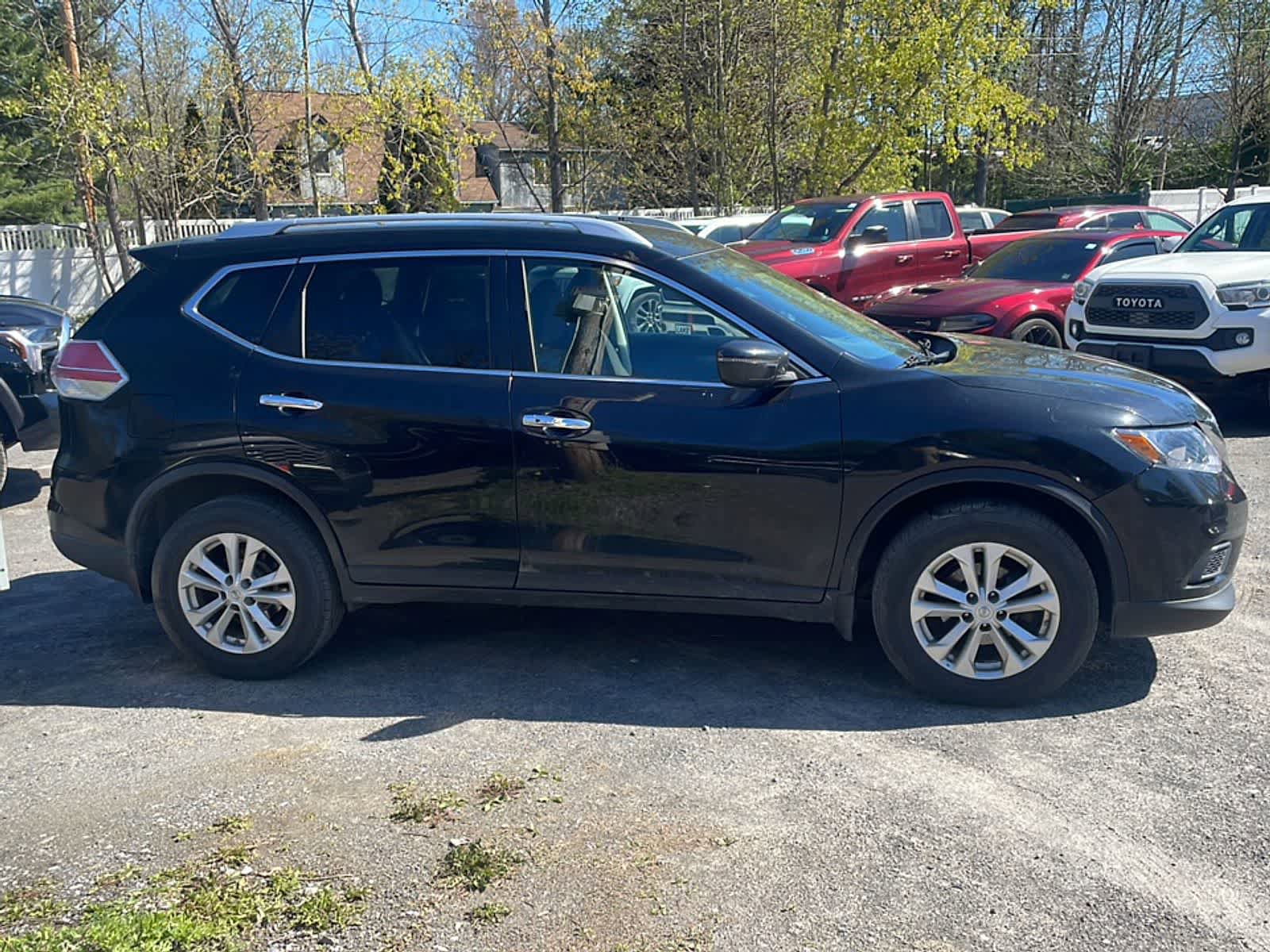 Used 2016 Nissan Rogue SV AWD/4WD image 9
