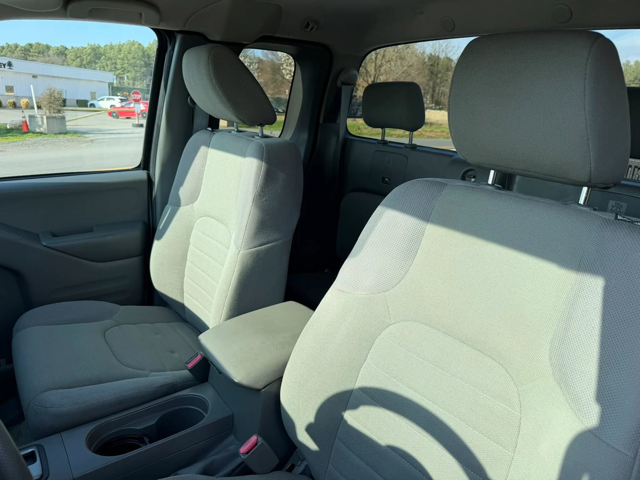 Used 2017 Nissan Frontier S image 11