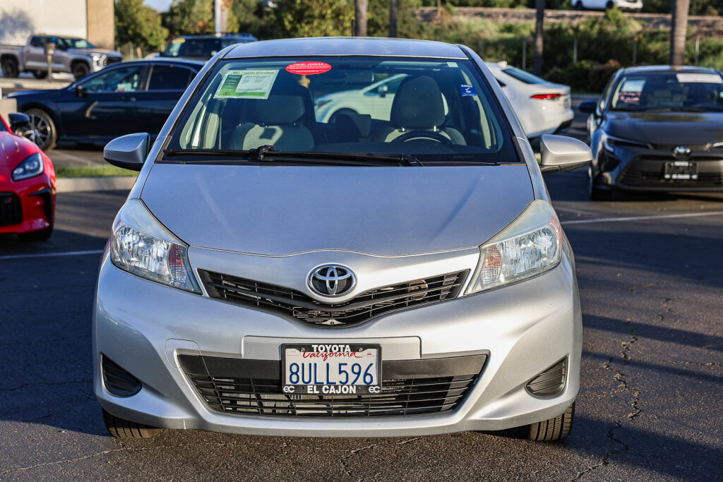 Used 2013 Toyota Yaris LE image 2