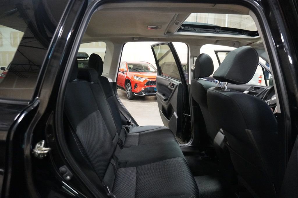 Used 2017 Subaru Forester 2.5i Premium AWD/4WD image 7