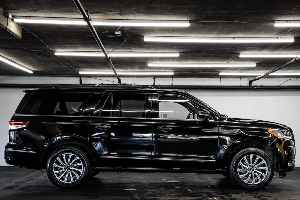 Used 2024 Lincoln Navigator L 4WD image 6