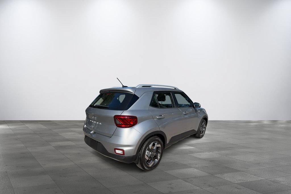 Used 2023 Hyundai Venue SEL FWD image 6