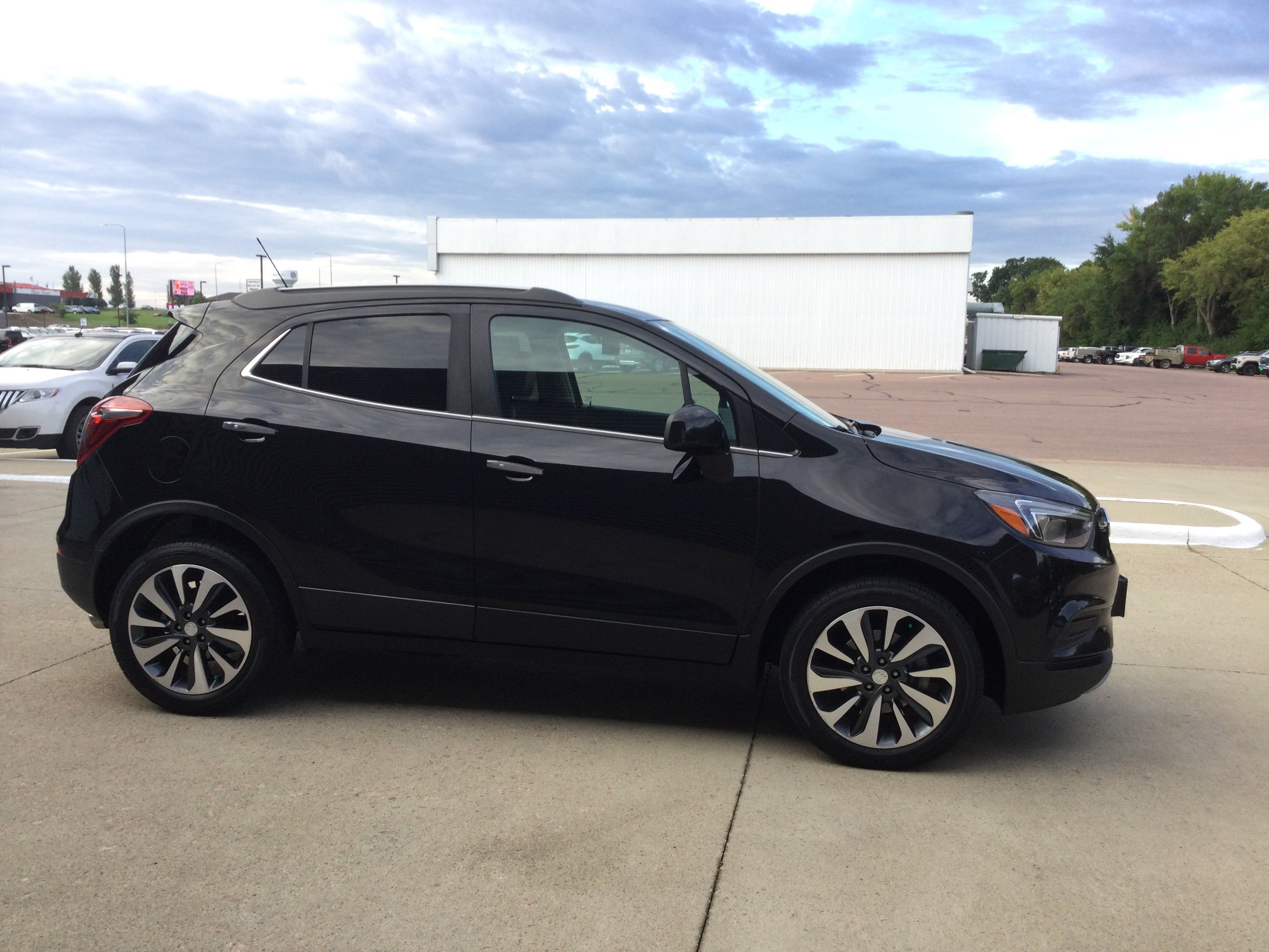 Used 2022 Buick Encore Preferred w/ Safety Package AWD/4WD image 3