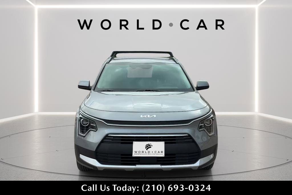 Certified 2025 Kia Niro EX FWD image 1