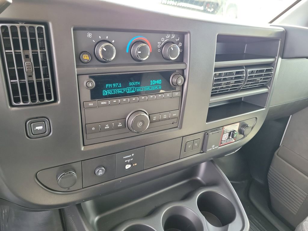 New 2026 Chevrolet Express 3500 Extended RWD image 6
