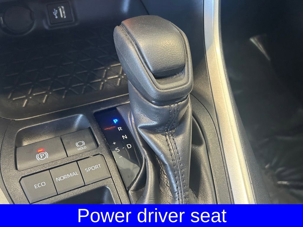 Used 2025 Toyota RAV4 XLE image 12