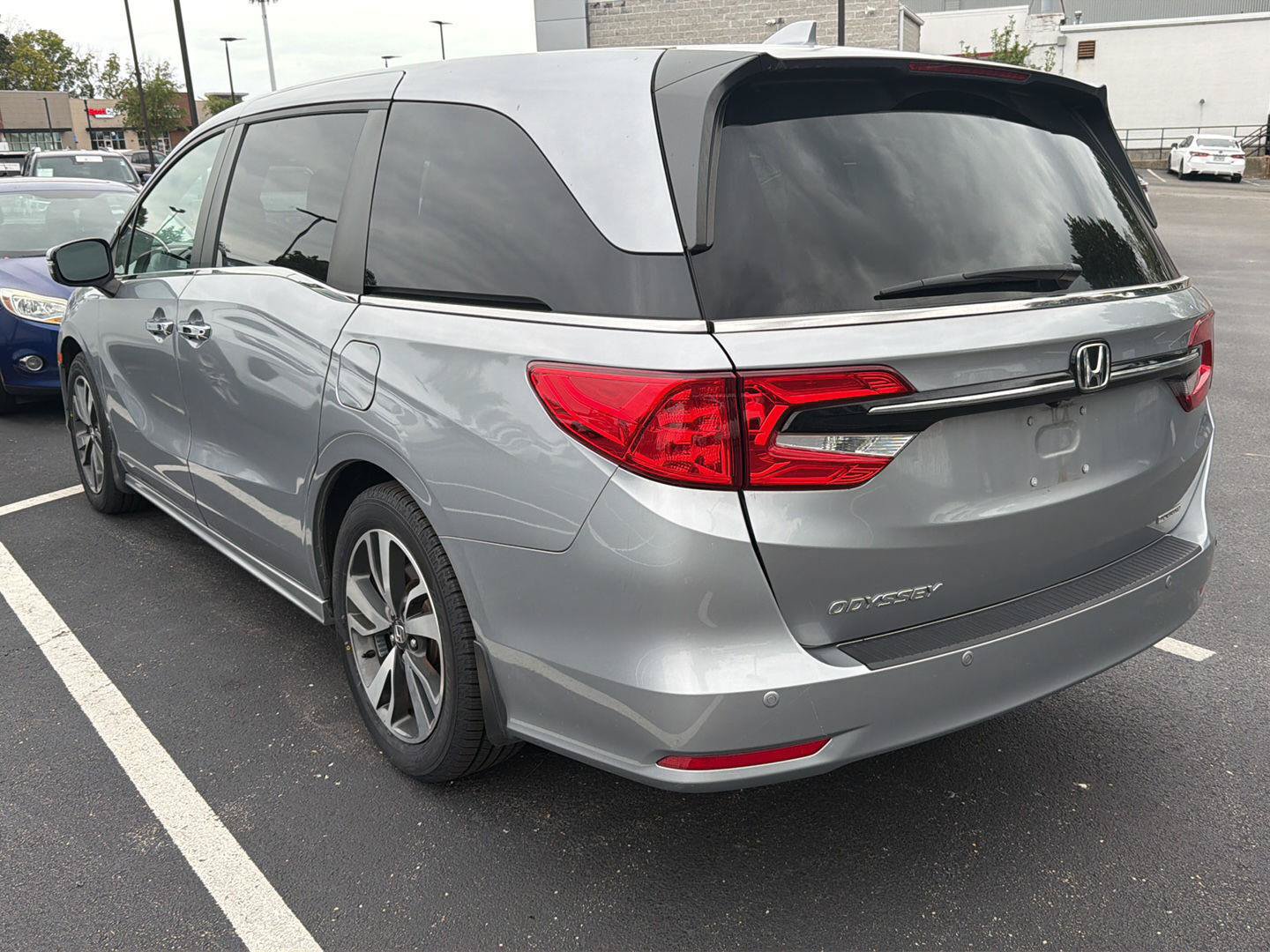 Used 2023 Honda Odyssey Touring image 3