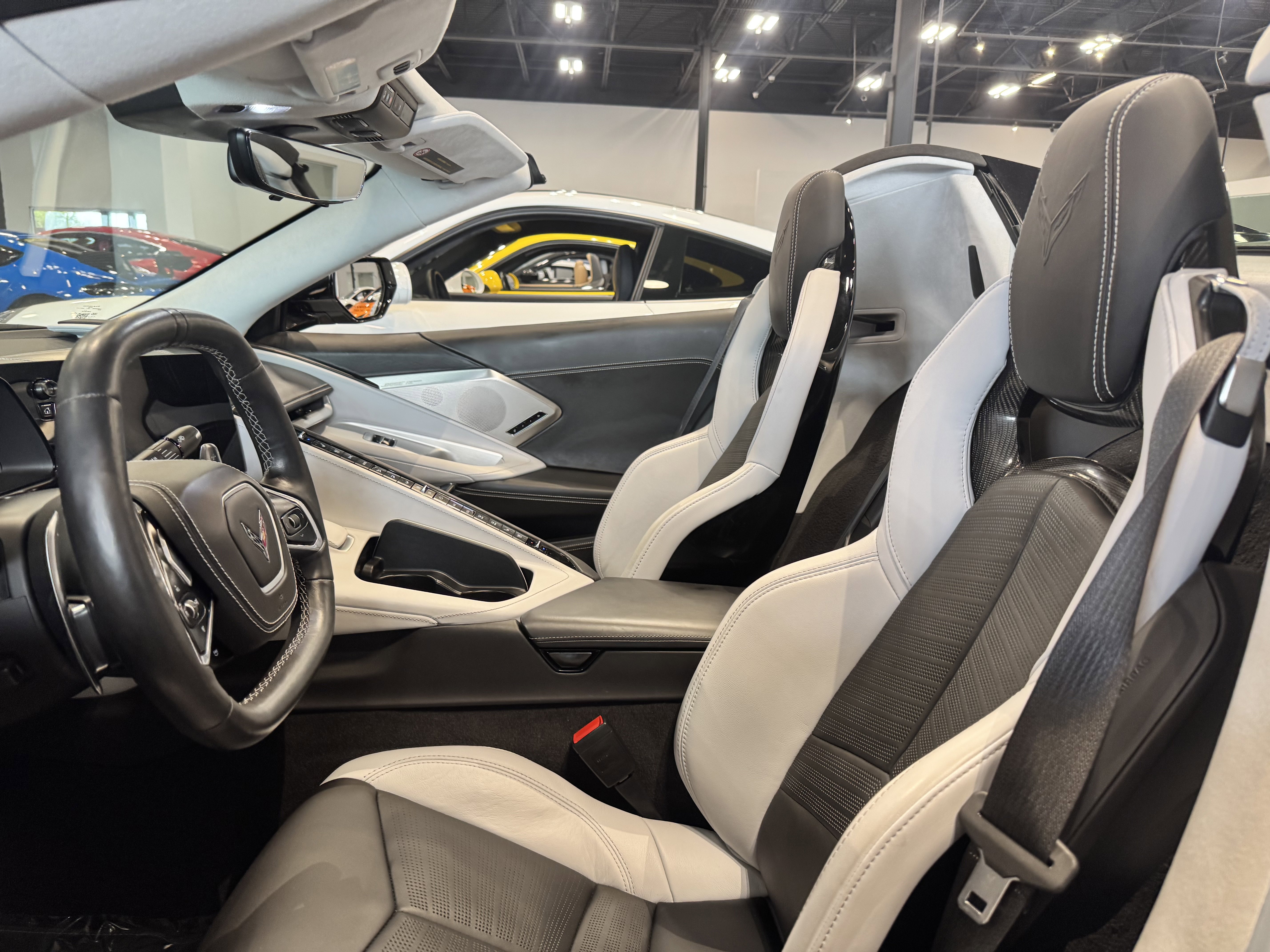 Used 2022 Chevrolet Corvette Stingray Premium Conv w/ Z51 Performance Package image 10