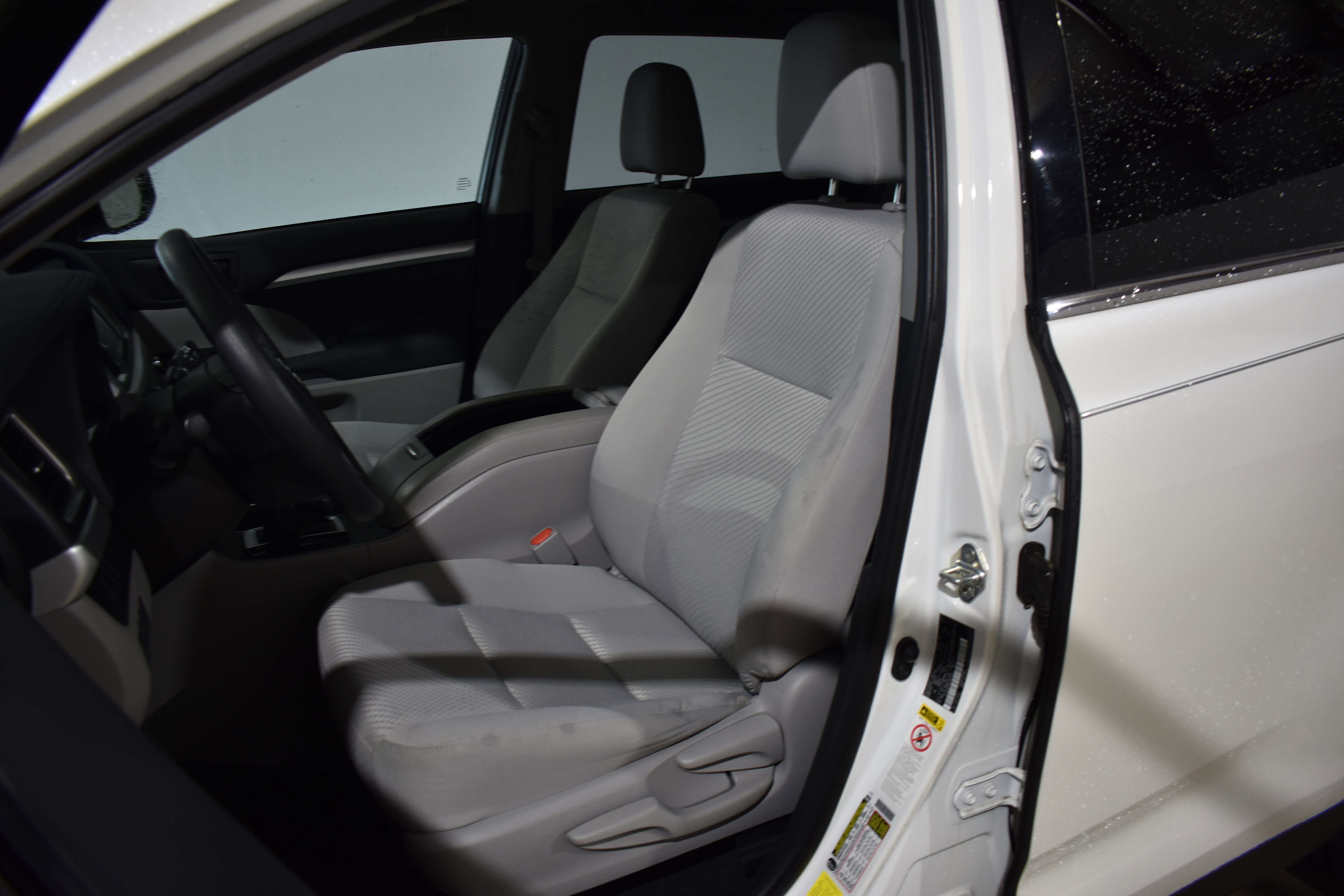 Used 2019 Toyota Highlander LE image 15