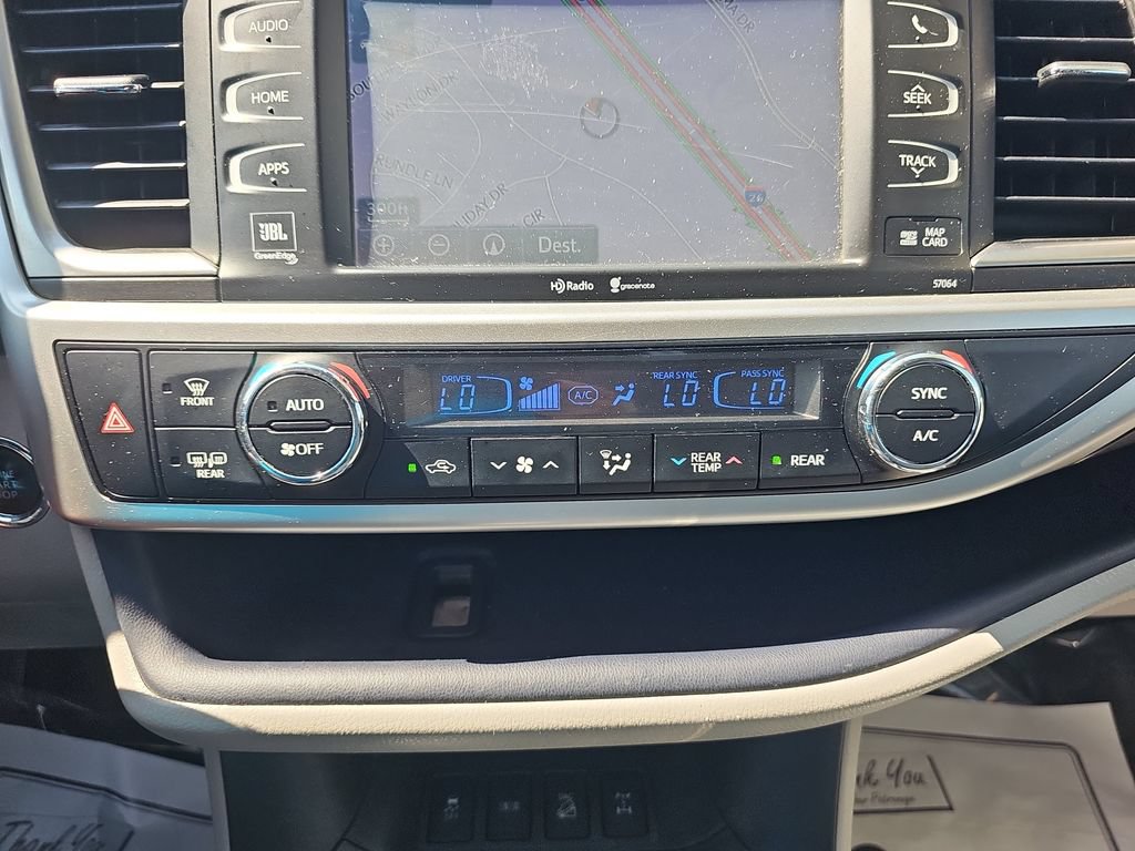 Used 2014 Toyota Highlander Limited Platinum AWD/4WD image 24