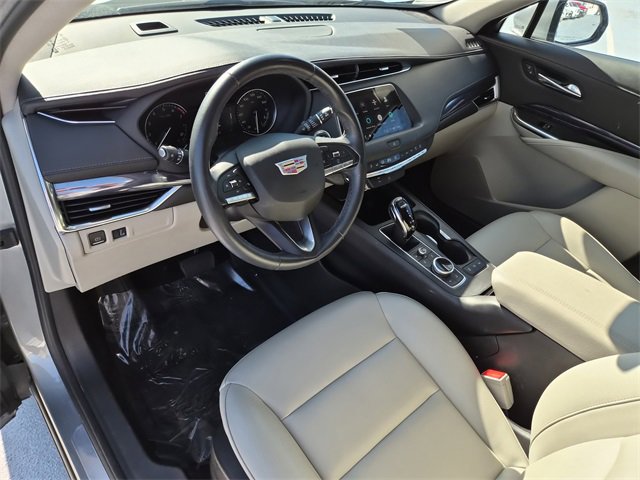 Certified 2023 Cadillac XT4 Luxury image 16