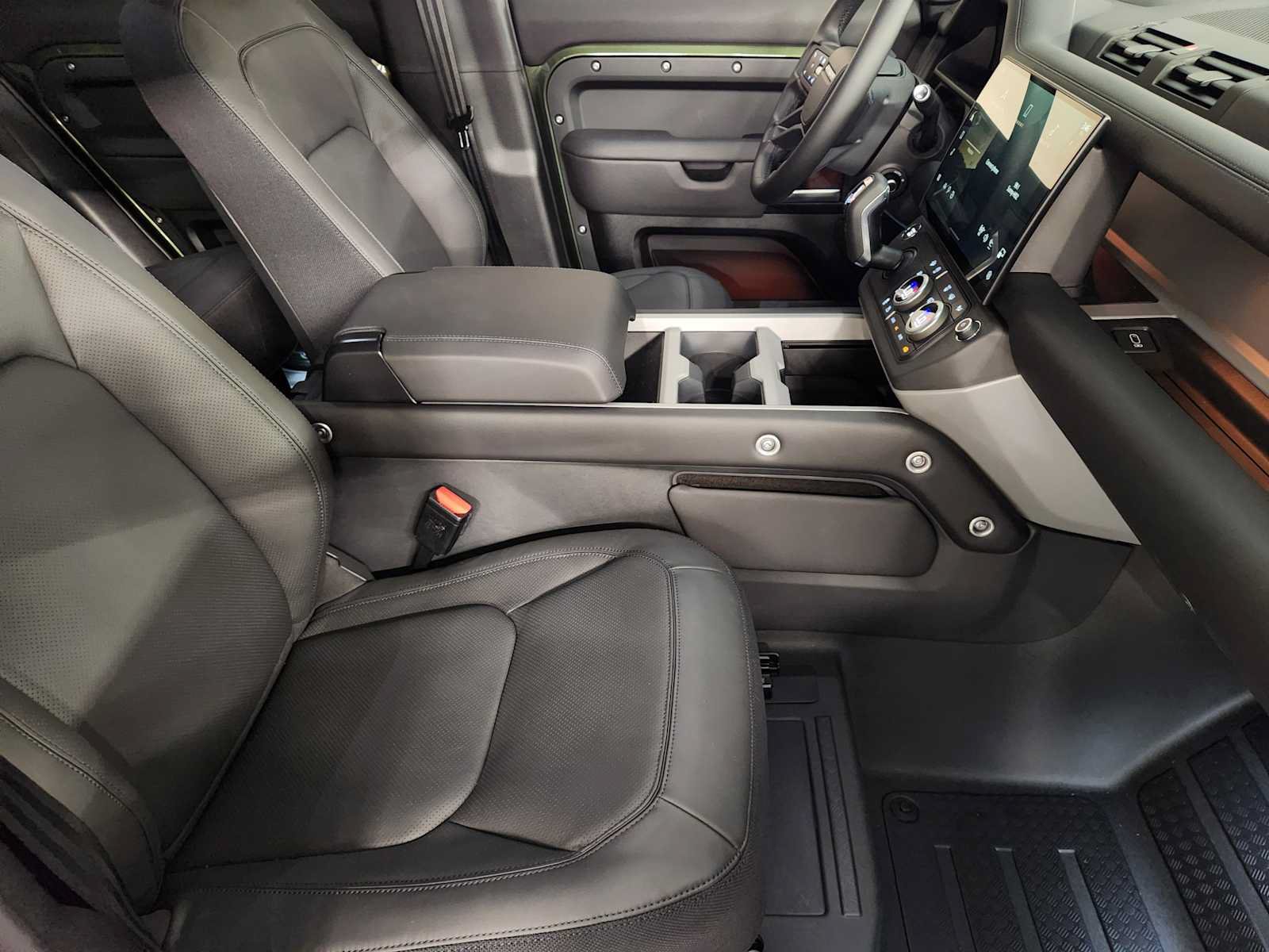 New 2026 Land Rover Defender 110 X AWD/4WD image 4