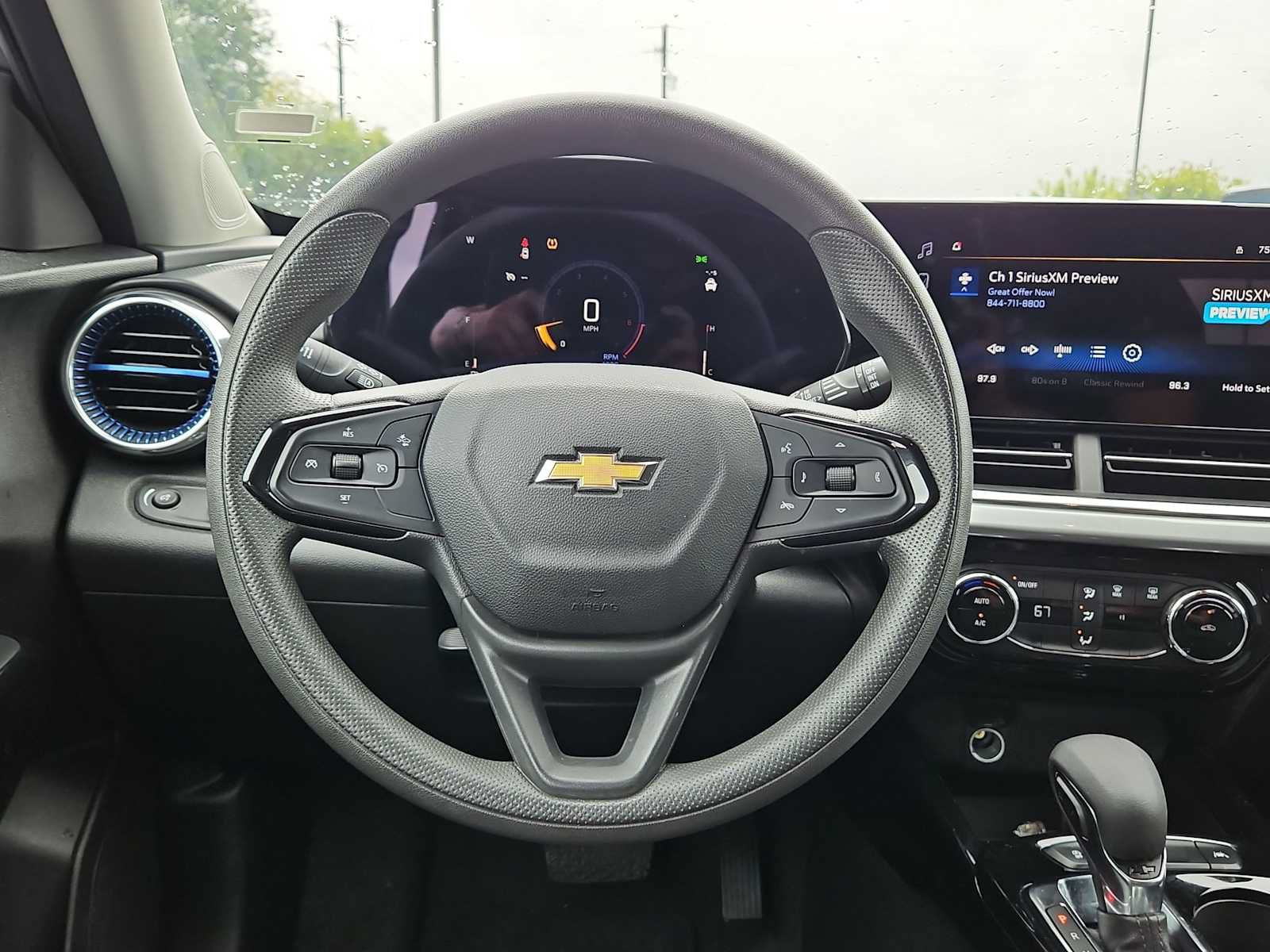 Used 2025 Chevrolet Trax LT FWD image 22