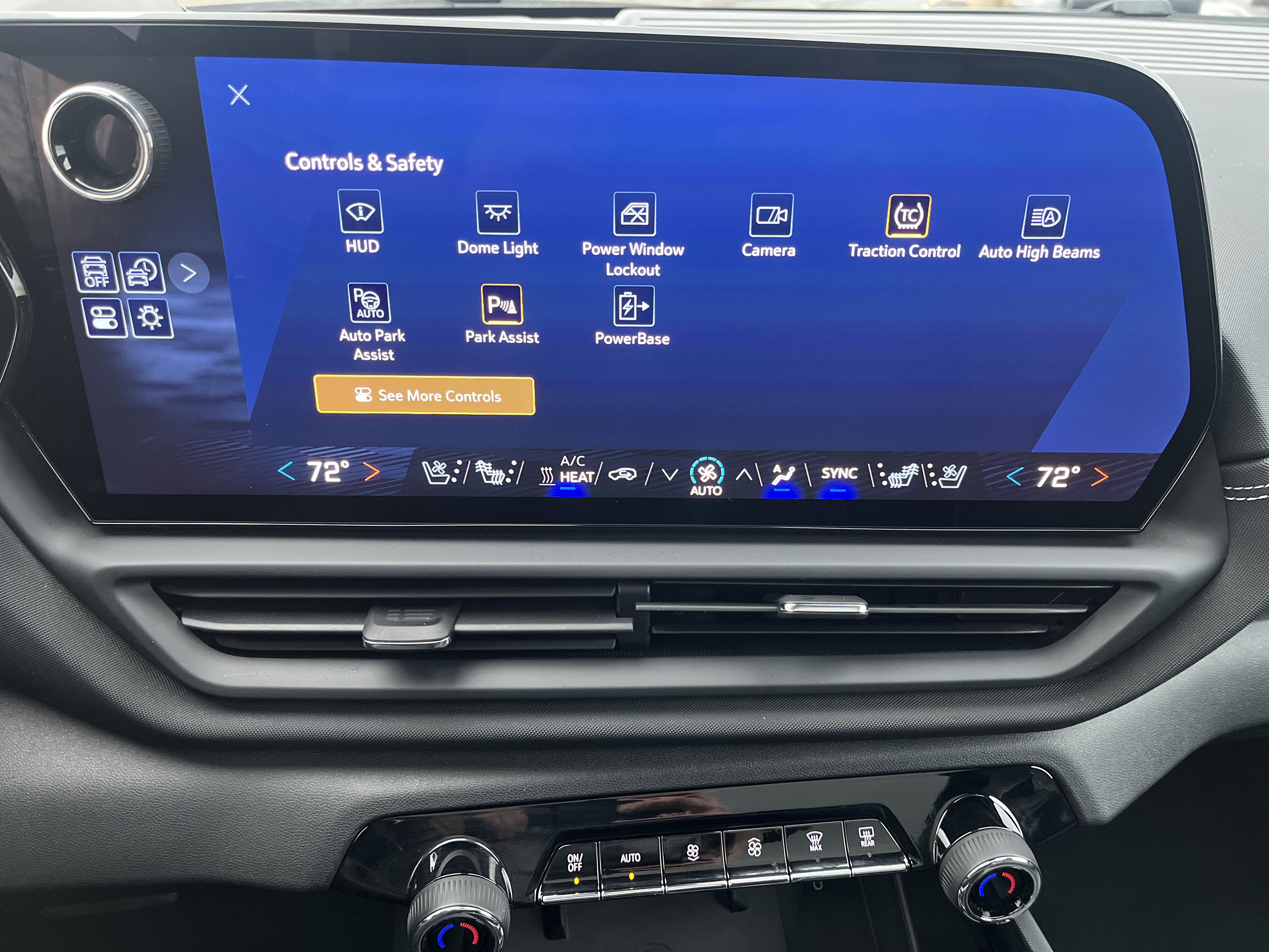 Used 2025 Chevrolet Silverado EV LT w/ LT Premium Package image 29