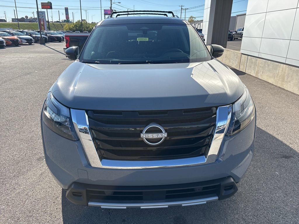 New 2025 Nissan Pathfinder Platinum FWD image 8